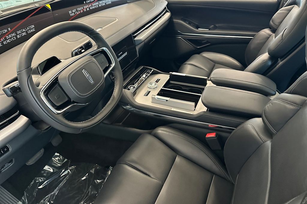 Thumbnail: 2026 Lincoln Navigator - 9