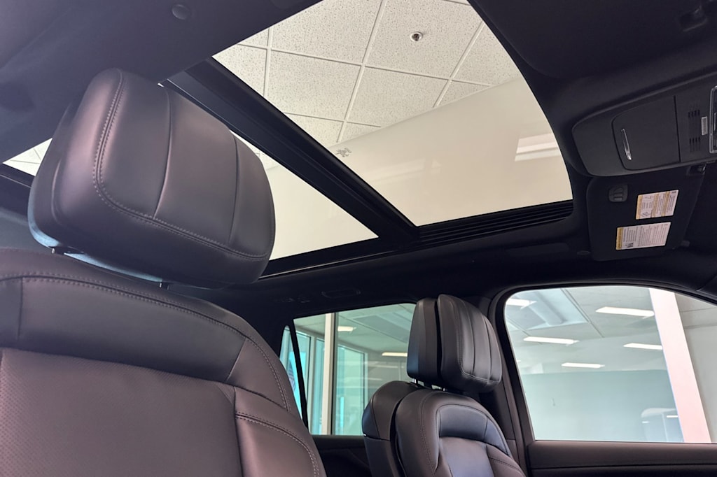 Thumbnail: 2026 Lincoln Navigator - 22