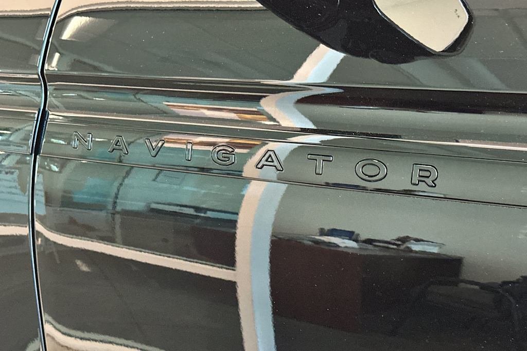 Thumbnail: 2026 Lincoln Navigator - 28