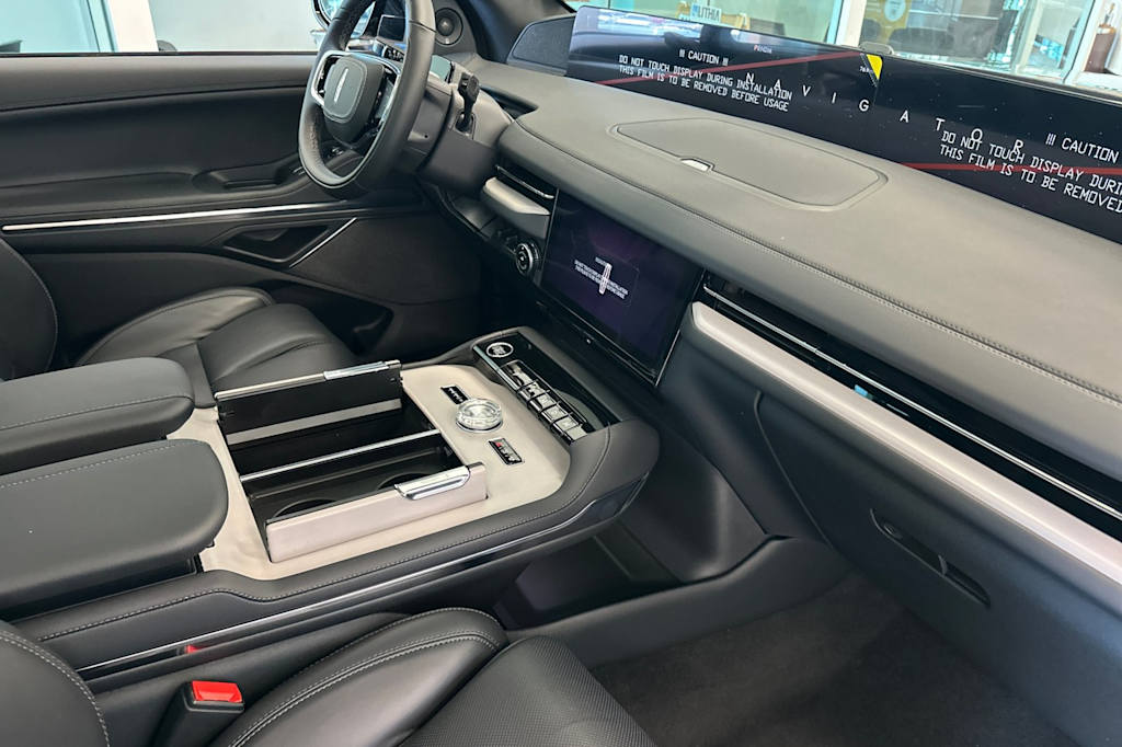 Thumbnail: 2026 Lincoln Navigator - 10