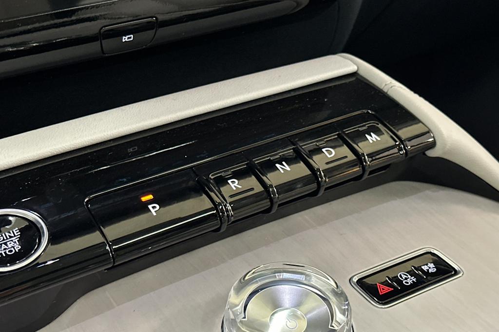 Thumbnail: 2025 Lincoln Navigator - 23