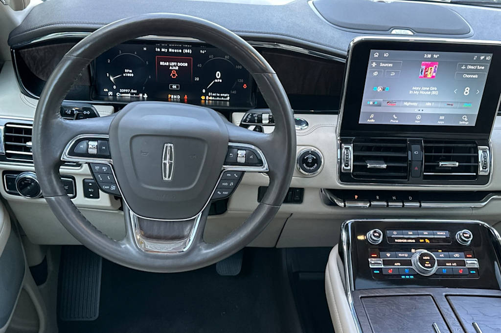 Thumbnail: 2021 Lincoln Navigator - 11