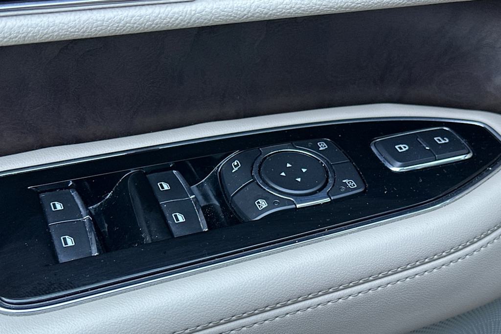 Thumbnail: 2021 Lincoln Navigator - 21