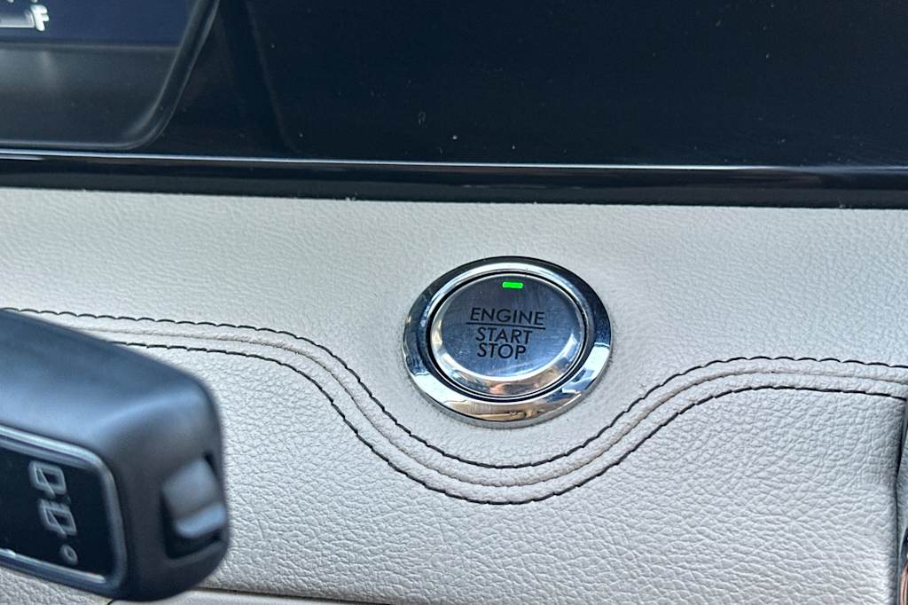 Thumbnail: 2021 Lincoln Navigator - 28