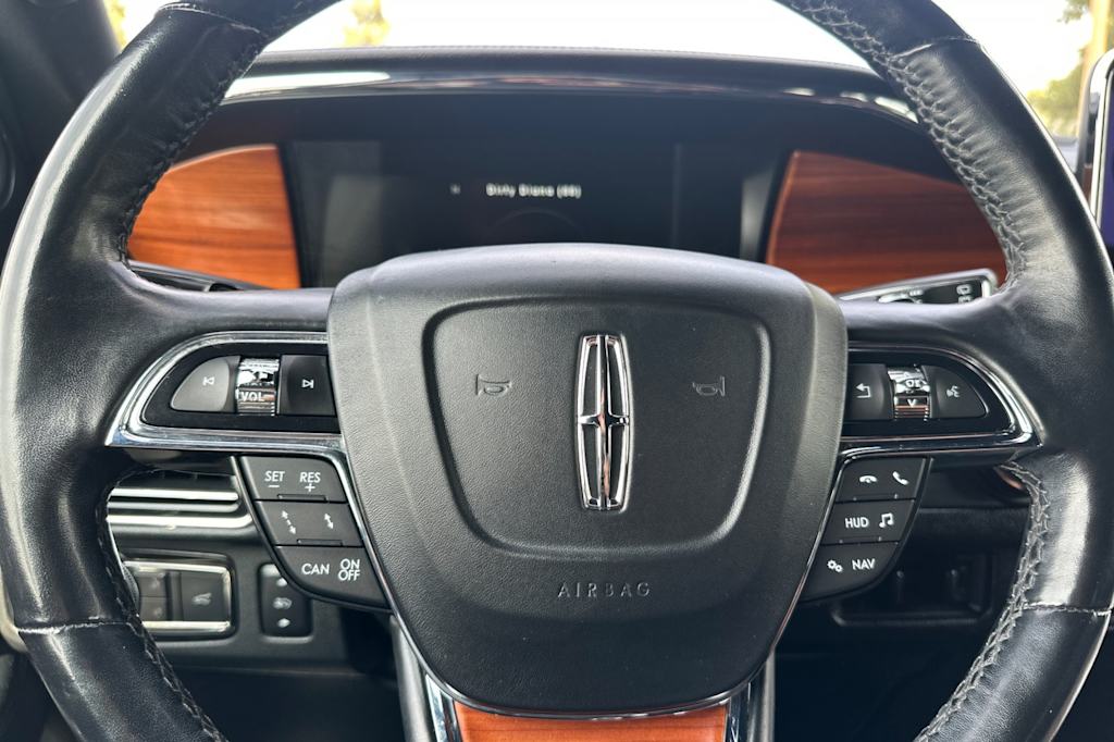 Thumbnail: 2018 Lincoln Navigator - 26