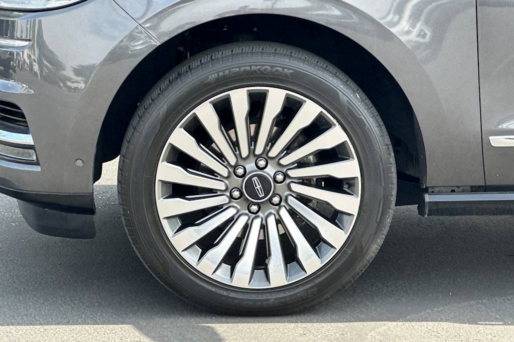 Thumbnail: 2018 Lincoln Navigator - 7