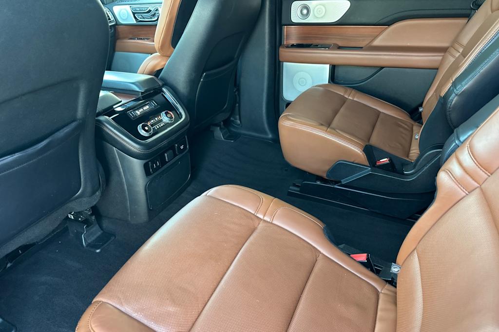 Thumbnail: 2020 Lincoln Navigator - 10