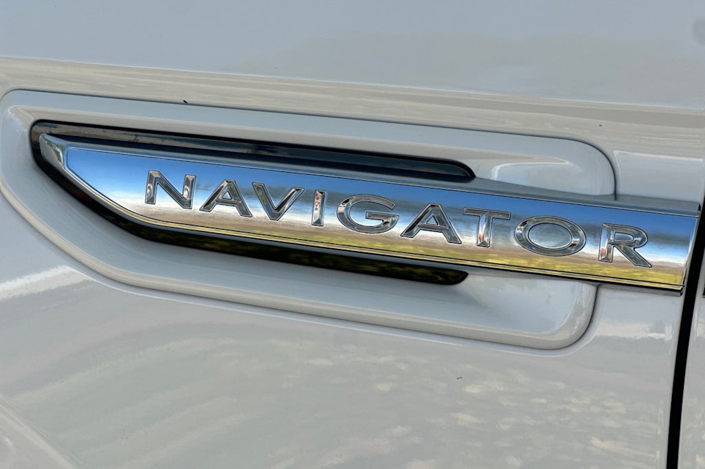 Thumbnail: 2020 Lincoln Navigator - 30