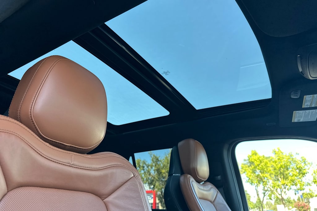 Thumbnail: 2020 Lincoln Navigator - 24