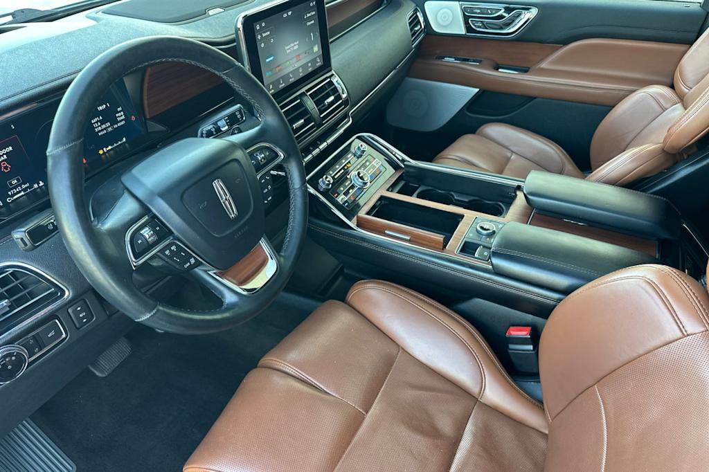 Thumbnail: 2020 Lincoln Navigator - 9