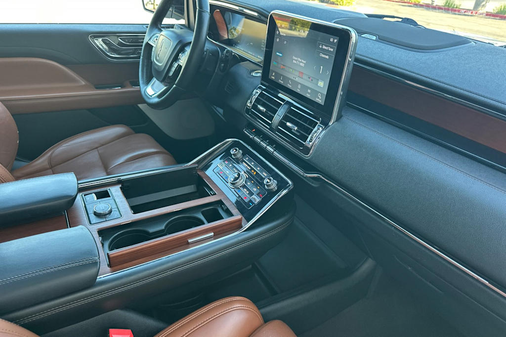 Thumbnail: 2020 Lincoln Navigator - 13