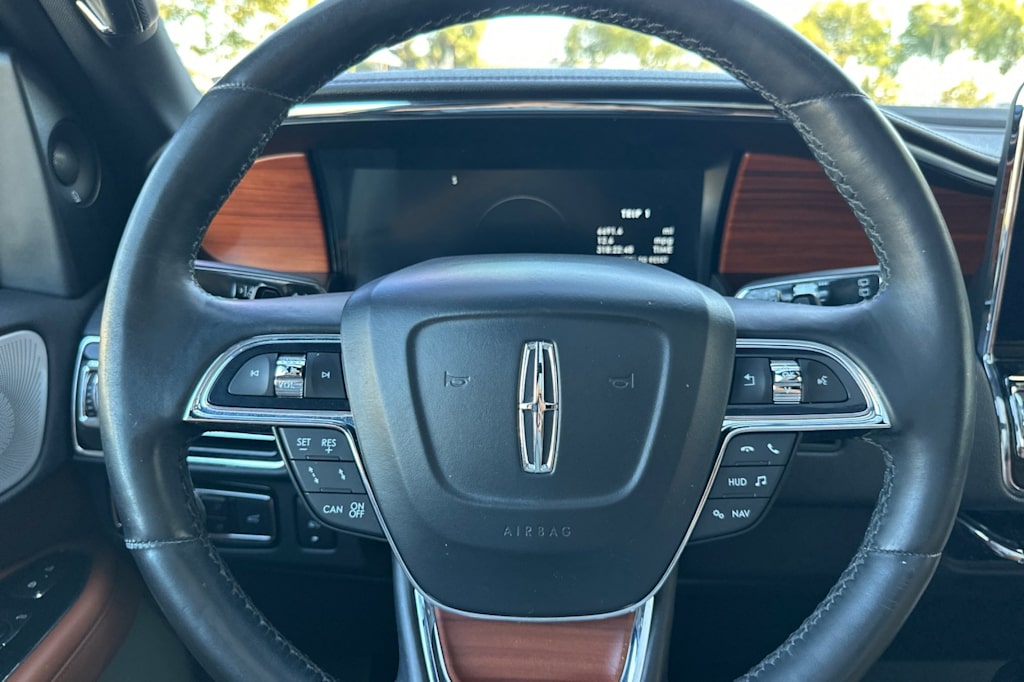 Thumbnail: 2020 Lincoln Navigator - 29