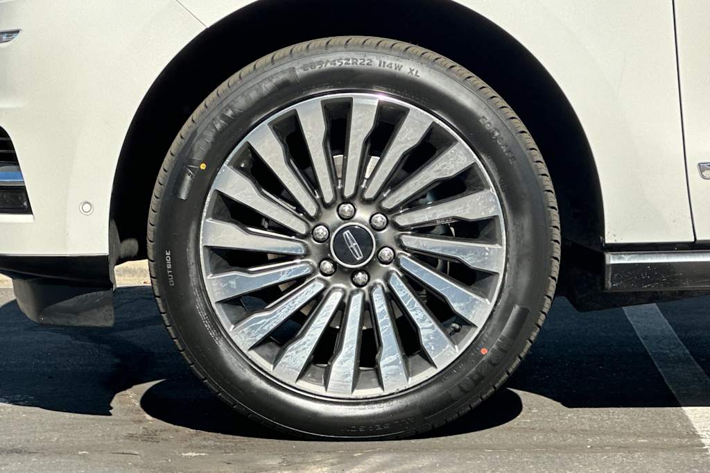 Thumbnail: 2020 Lincoln Navigator - 8