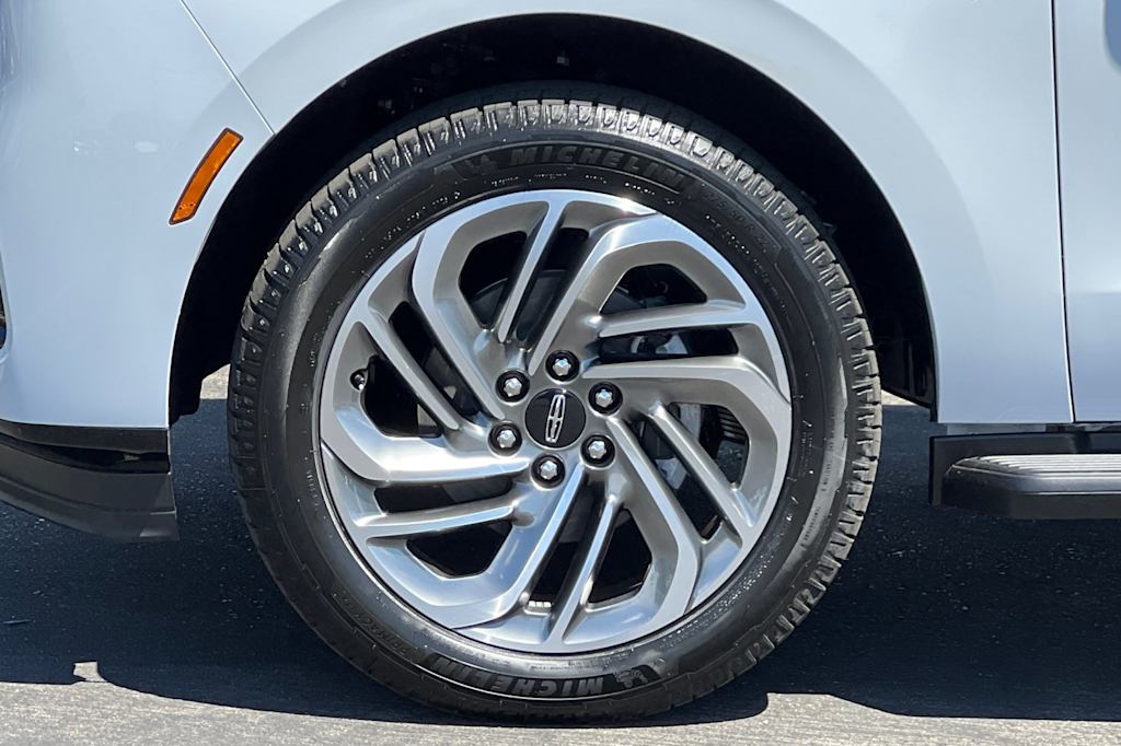 Thumbnail: 2026 Lincoln Navigator - 8