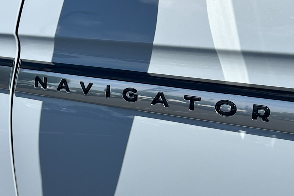 Thumbnail: 2026 Lincoln Navigator - 7