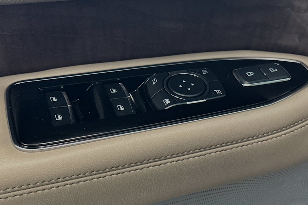 Thumbnail: 2024 Lincoln Navigator L - 21