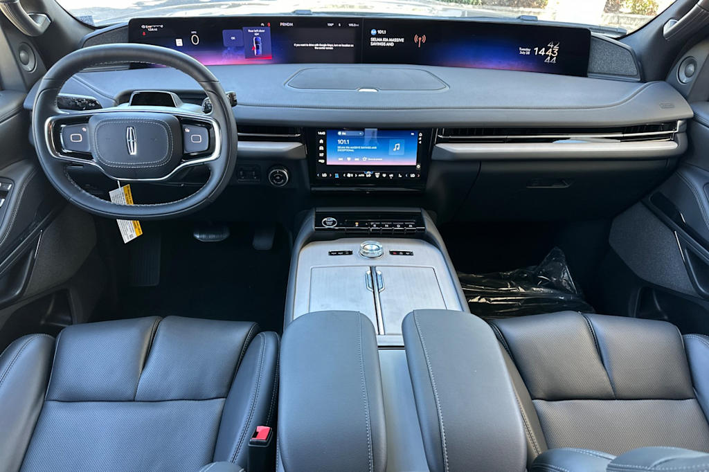 Thumbnail: 2026 Lincoln Navigator L - 2