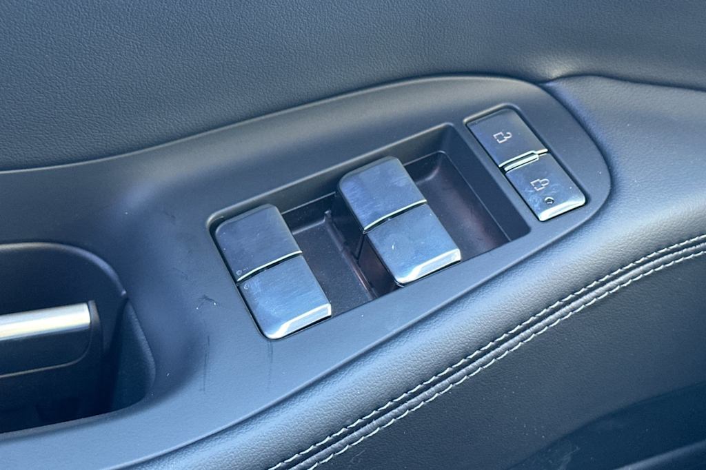 Thumbnail: 2026 Lincoln Navigator L - 21