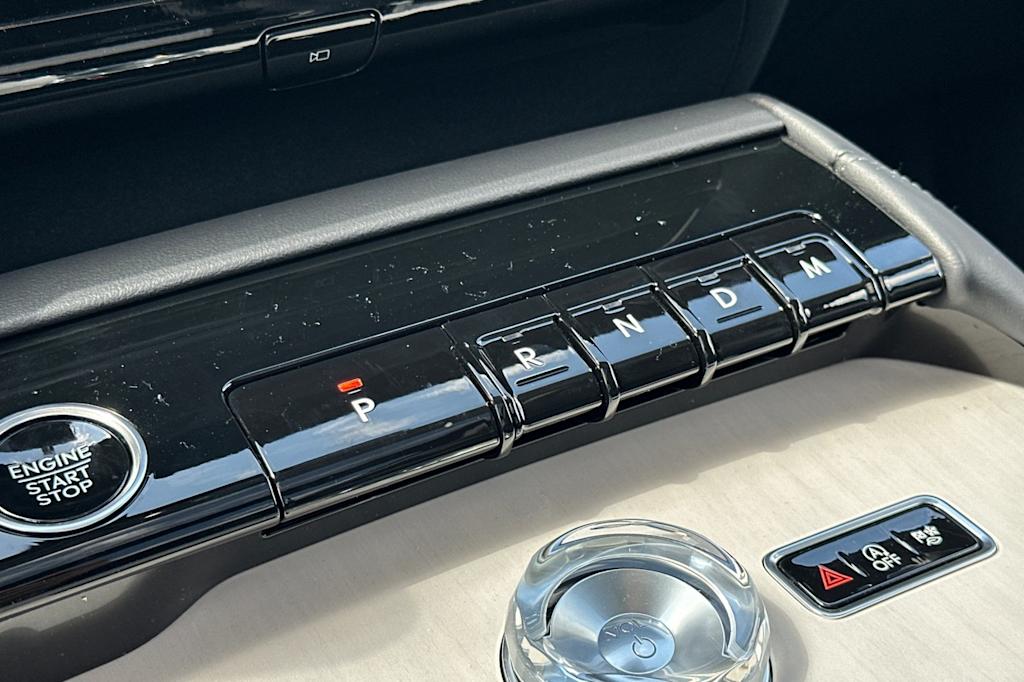 Thumbnail: 2026 Lincoln Navigator L - 7