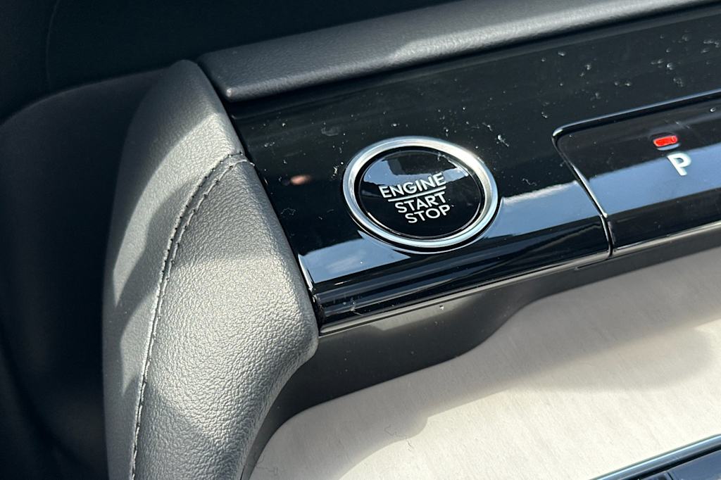 Thumbnail: 2026 Lincoln Navigator L - 25