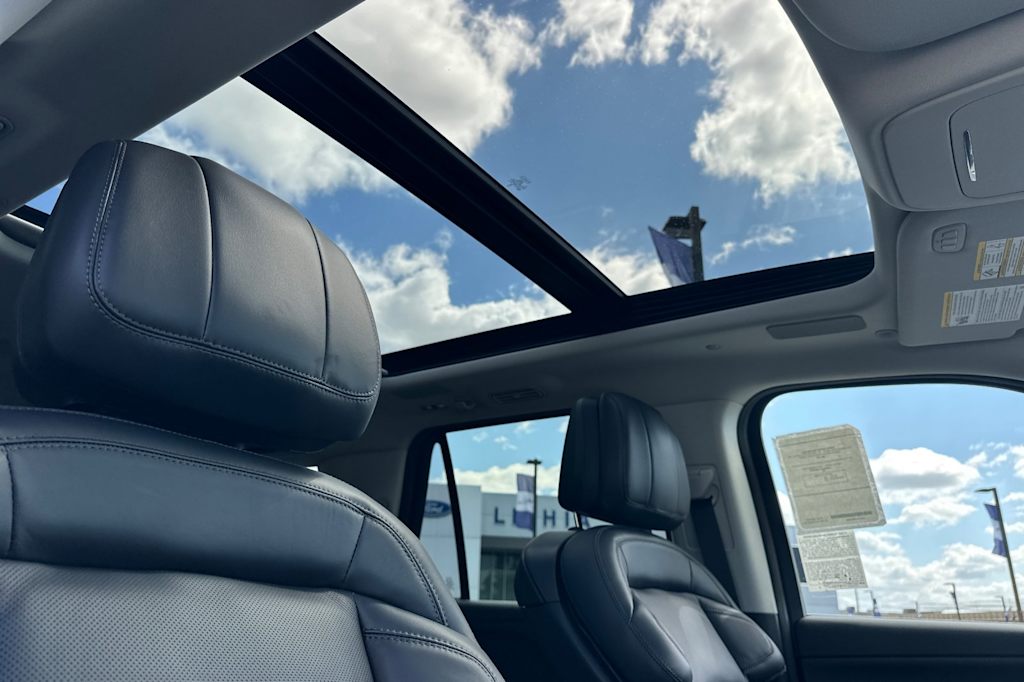 Thumbnail: 2026 Lincoln Navigator L - 22