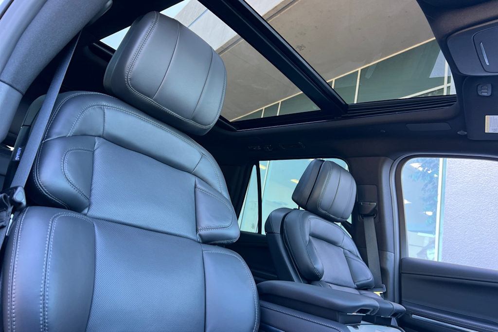 Thumbnail: 2026 Lincoln Navigator L - 23