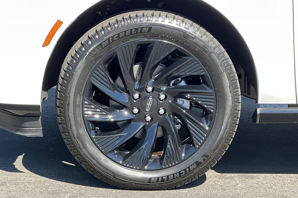 Thumbnail: 2026 Lincoln Navigator L - 8
