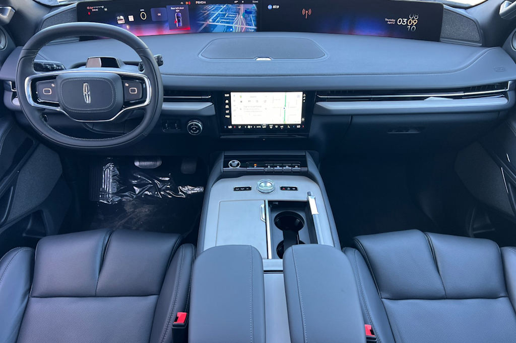 Thumbnail: 2026 Lincoln Navigator L - 2