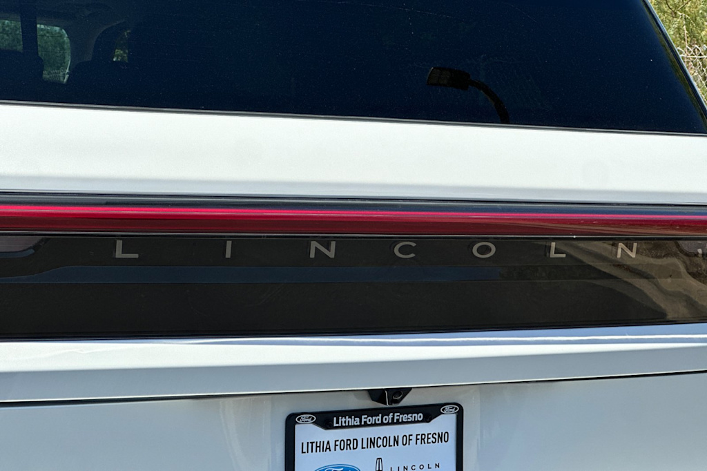 Thumbnail: 2026 Lincoln Navigator L - 28