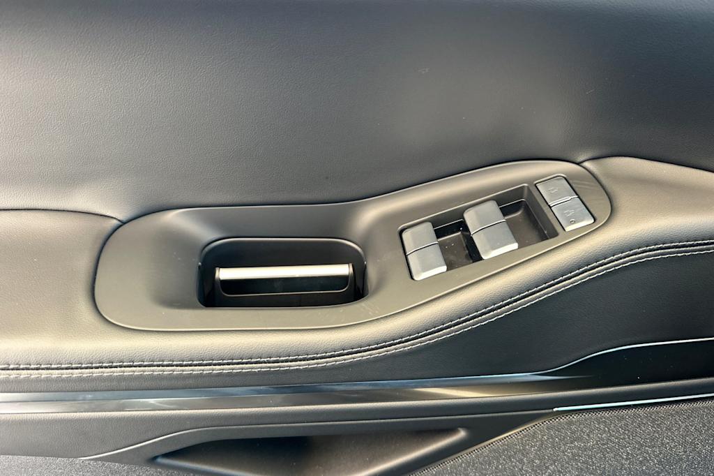 Thumbnail: 2026 Lincoln Navigator L - 19