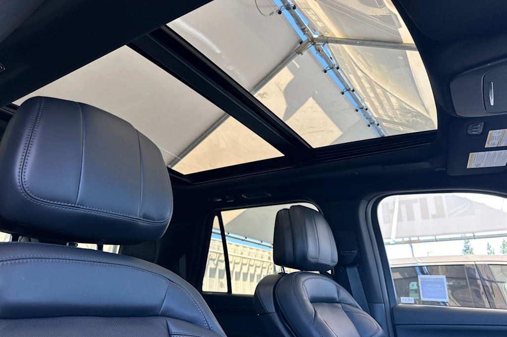 Thumbnail: 2026 Lincoln Navigator L - 22
