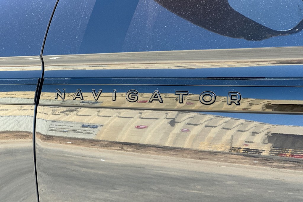 Thumbnail: 2026 Lincoln Navigator L - 29