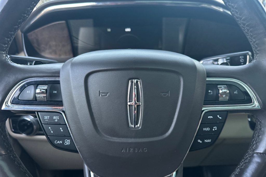 Thumbnail: 2018 Lincoln Navigator L - 28