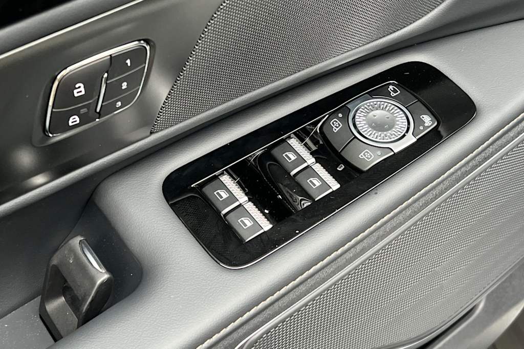 Thumbnail: 2026 Lincoln Nautilus - 21