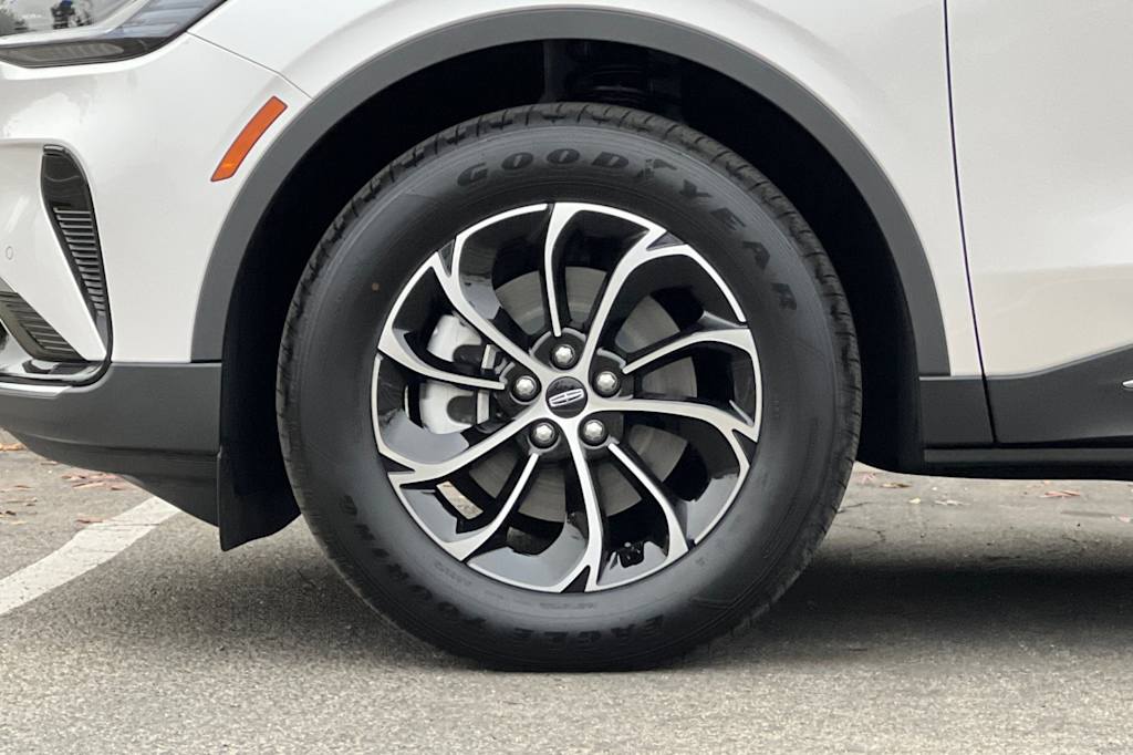 Thumbnail: 2026 Lincoln Nautilus - 7