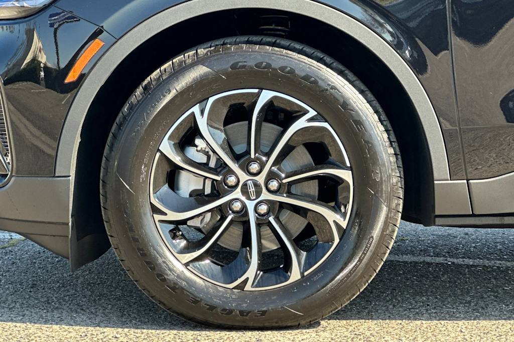 Thumbnail: 2026 Lincoln Nautilus - 8