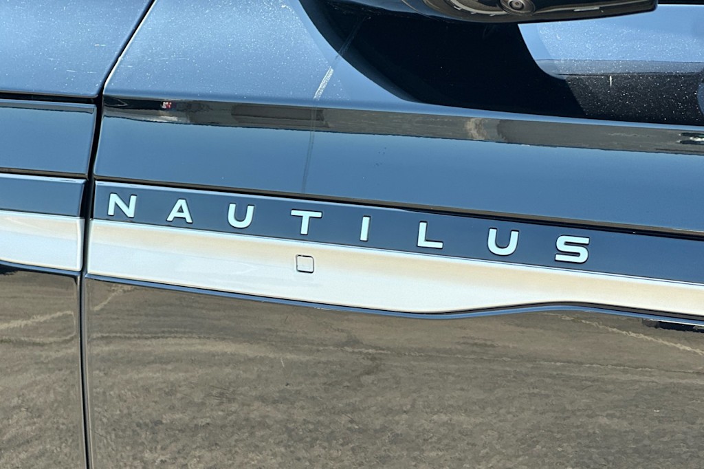 Thumbnail: 2026 Lincoln Nautilus - 7