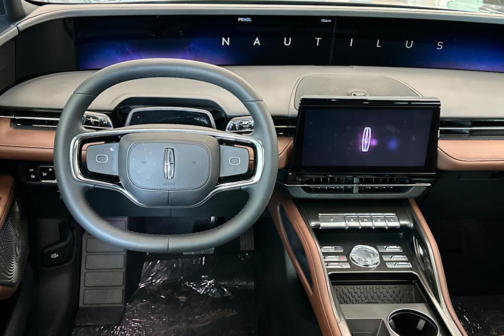 Thumbnail: 2026 Lincoln Nautilus - 7