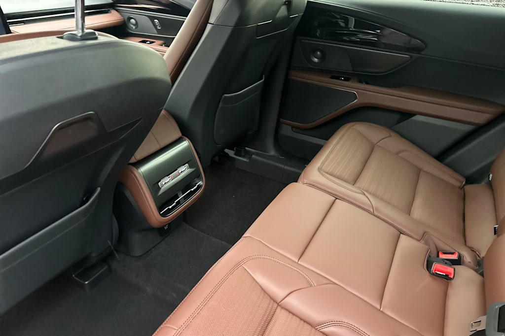 Thumbnail: 2026 Lincoln Nautilus - 9