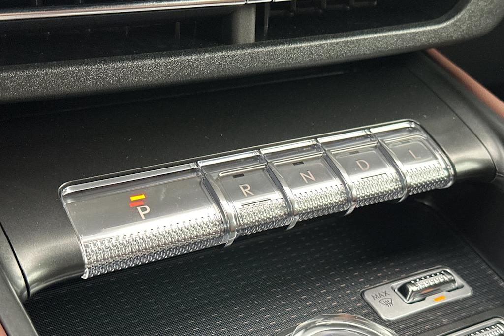 Thumbnail: 2026 Lincoln Nautilus - 22