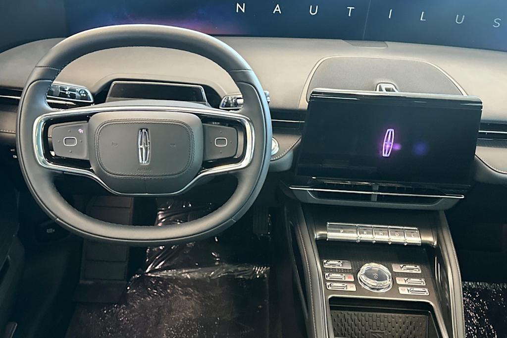 2025 Lincoln Nautilus Reserve 9