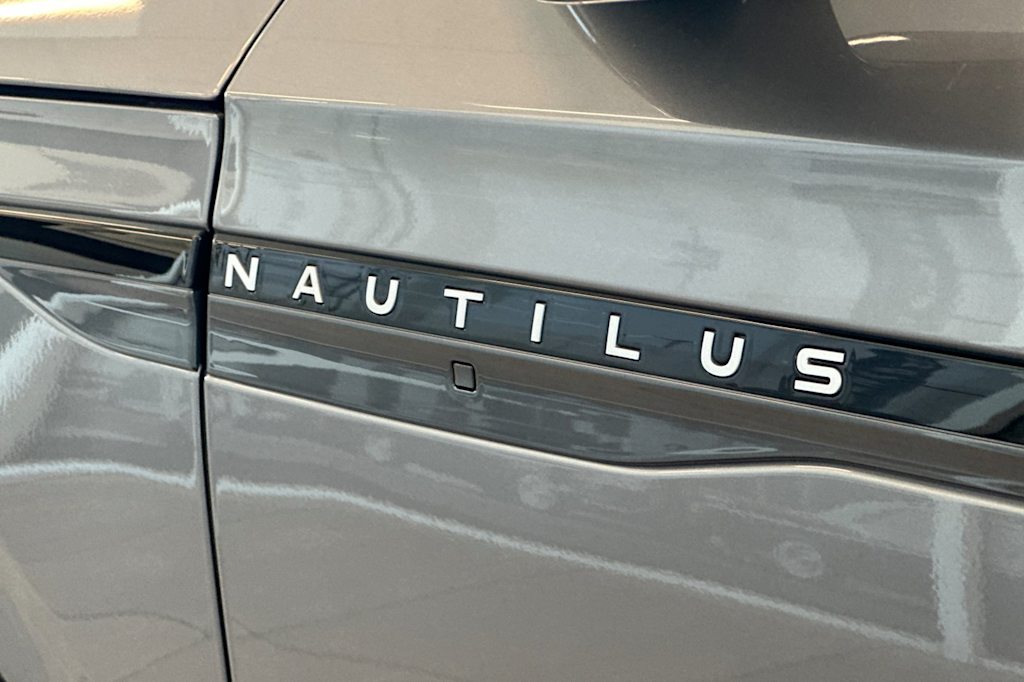 2025 Lincoln Nautilus Reserve 7