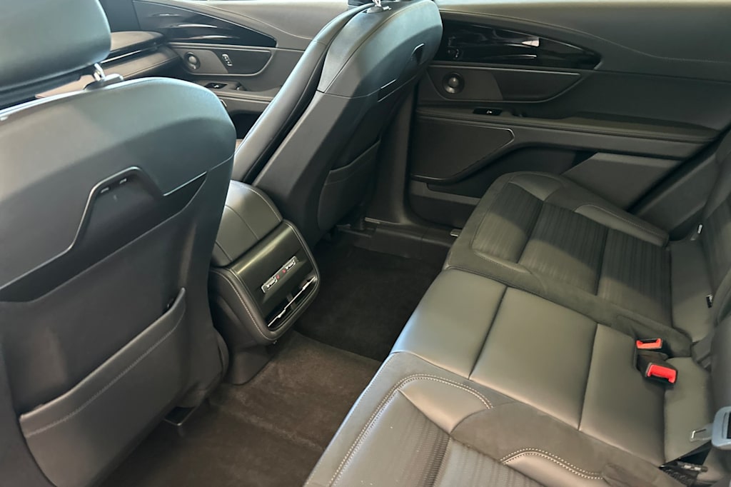 2025 Lincoln Nautilus Reserve 11