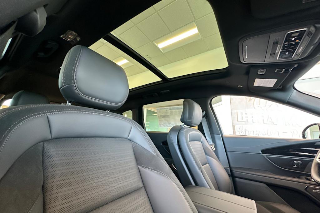 2025 Lincoln Nautilus Reserve 21