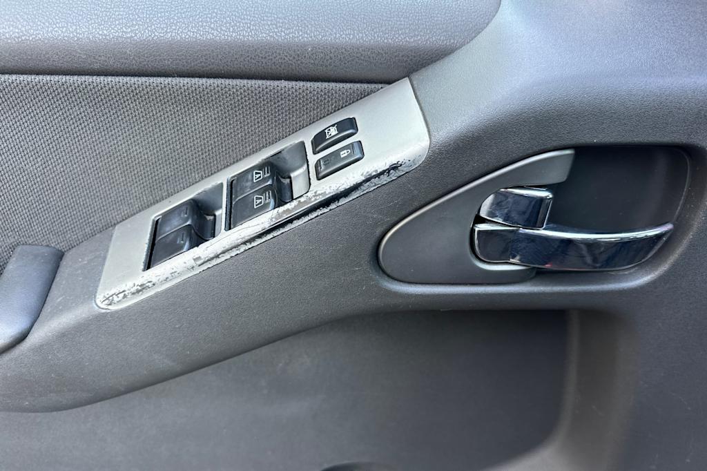Thumbnail: 2012 Nissan Pathfinder - 23
