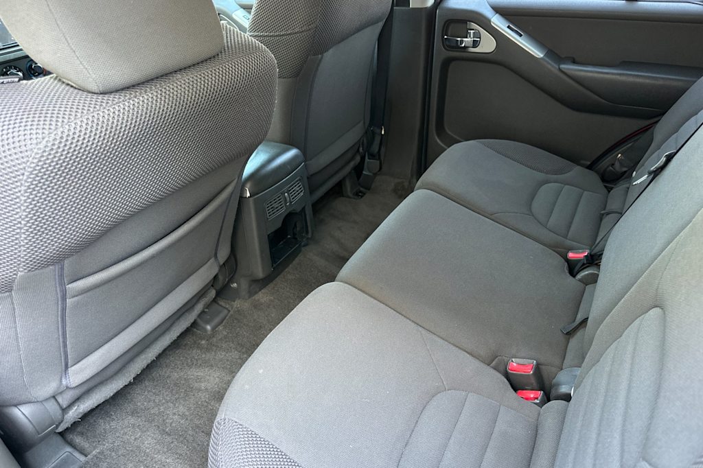 Thumbnail: 2012 Nissan Pathfinder - 11