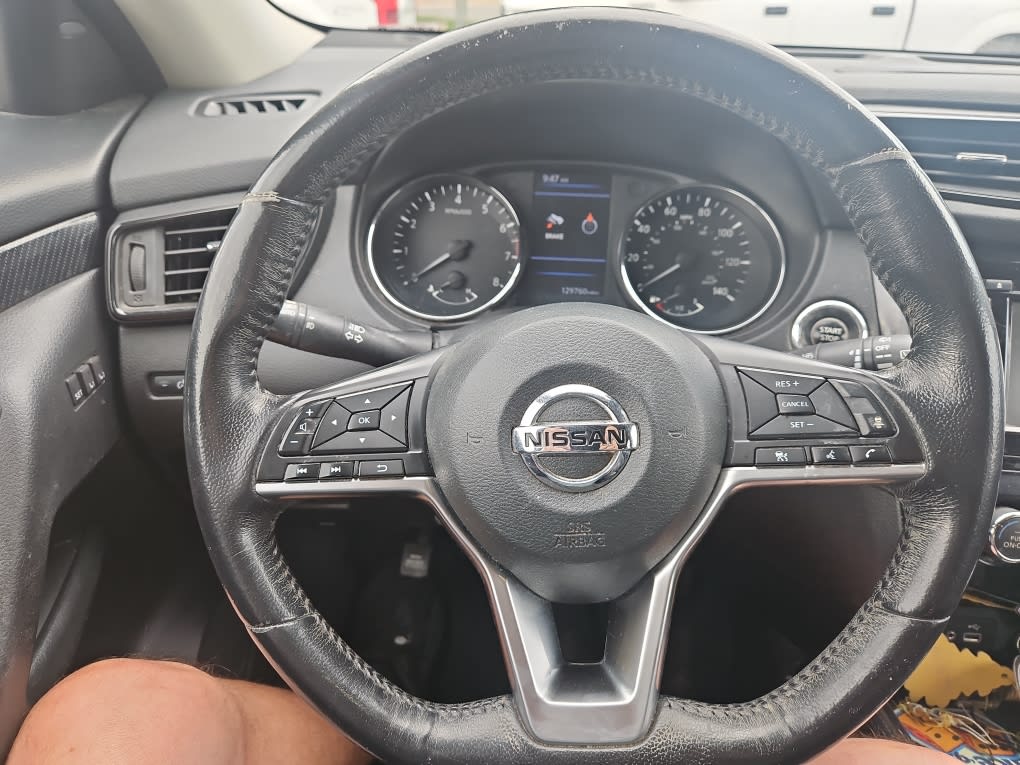 Thumbnail: 2018 Nissan Rogue - 13