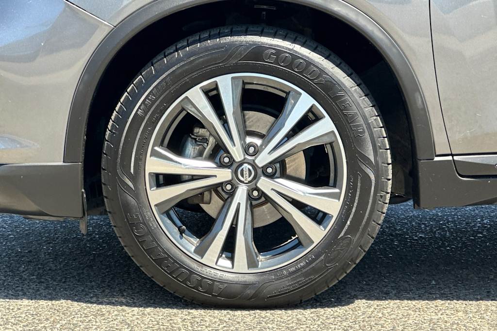 Thumbnail: 2018 Nissan Rogue - 8
