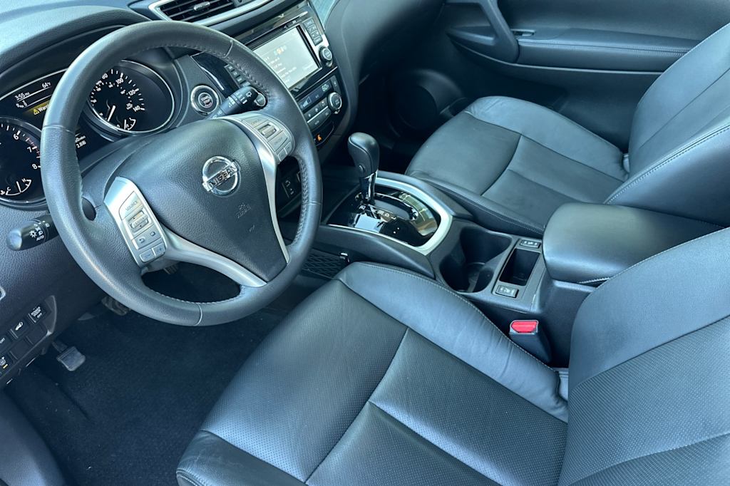Thumbnail: 2015 Nissan Rogue - 9