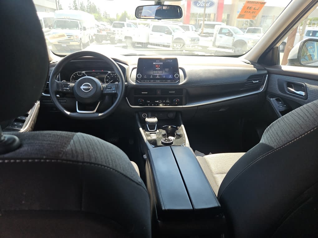 Thumbnail: 2023 Nissan Rogue - 9